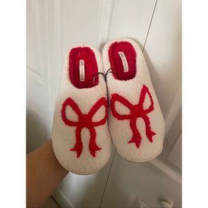 Cato Size 7-8 Lounge Wear Valentine’s Bow Slippers
